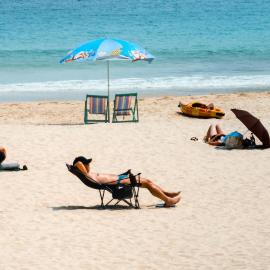 Beach view furnished apartment, хотел в Аджман