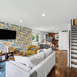 Stay in Historic Alexandria's Chic 4BR-5 Beds Home