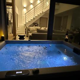 Artion Jacuzzi Villa Nikiti