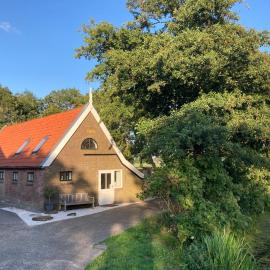 Boerderijhuisje 22 - Landelijk logeren bij Sneek, hotel in Loënga