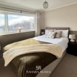 Stylish 2 Bed Hyde - sleeps 4 - Contractor & Family - Free Parking, hotel di Hyde