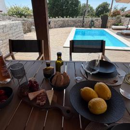 Villa Angela- Romantic stone retreat