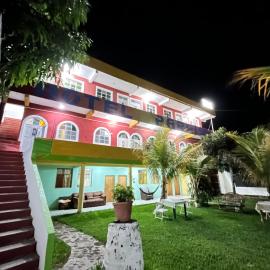 El Paraíso Hotel, hótel í San Pedro La Laguna