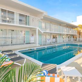 Fin's Inn & Suites