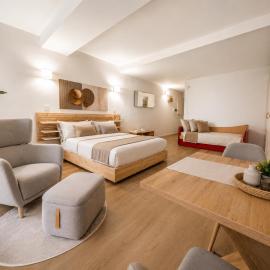 TIMELESS HOME Deluxe Cinema Suite, hotel in Parma