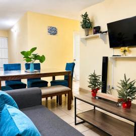 Casa cómoda en zona residencial Ideal para familias y grupos, hotel di Villa Nueva