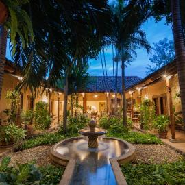 Los Robles Charming Colonial Boutique Hotel, khách sạn ở Managua