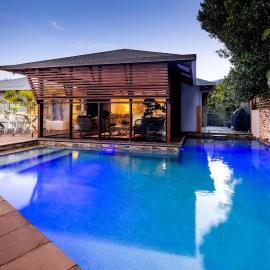 The Mudjimba Beach House - 150m to the beach, hotell i Mudjimba