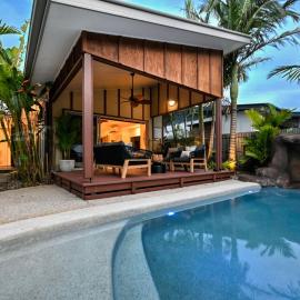 Island Retreat Mudjimba - 200m to the beach