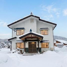 Asahi House Traditional Japanese Retreat at Nagano