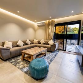 Luxury Apartment with Terrace, Imi Ouaddar