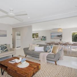 Pool, Pet - Friendly, Fireplace, Walk To Beach、パール・ビーチのホテル