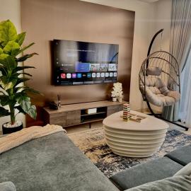 Danah Bay Coastal 2BR Townhouse with Private Garden, hotel in Ras al Khaimah