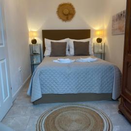 Steyr Mitte Cottage 1 Schlafzimmer und 1 Schlafkabinett parken im Garten