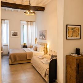 RefugeInTime, hotel in Parma