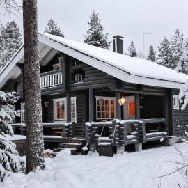 Log Cabin Otsonpesä with Lappish Hut