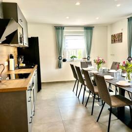 Ferienhaus Trockau für 10 Personen, hotell sihtkohas Pegnitz