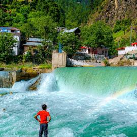 Umbrella Hotel Neelam Valley、Kundālshaiのホテル