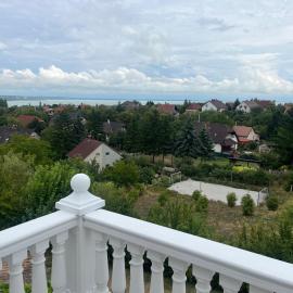 Balatonalmádi Pipacs Villa, hotel in Balatonalmádi