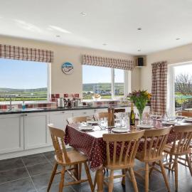 Spacious Home Private Parking & Garden Tintagel, hotel in Tintagel