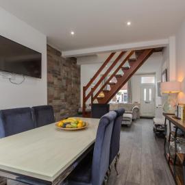 High End Central Location 2 Bedroom, hotel in Stoke on Trent