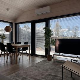 Stunning, modern mini-home 5 miles from the airport!, Hotel in Kempele