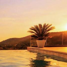Top of the Pupnat - Private Design Villa with Panoramic Views & Infinity Pool、Pupnatのホテル