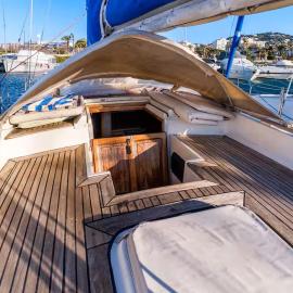 12 m sailboat for rent in Cannes on dock Port Canto, hotel in Cannes