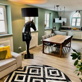 Stilvolles Apartment nahe Altstadt & Stadtpark، فندق في لاندشوت