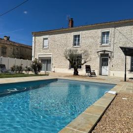 L'escapade Vendéenne - Grand jardin 4 chambres, hotelli kohteessa Vix