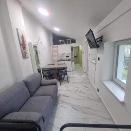 Business-Apartment 24h Check-in 3km to A5 Highway, hôtel à Wolfpassing an der Hochleithen