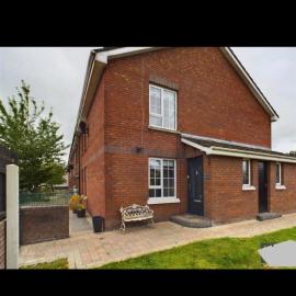 4 Bedroom House in Newry Central, hotel in Newry