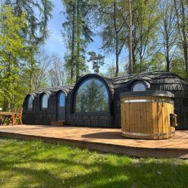 Glamping Skrytín, hotel in Dobkovice