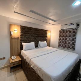 Kelvin Cameo Resort Hotel, hotel en Madala
