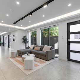 A6H Luxury 4BR House With Parking, Close To Mall & Wharf