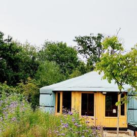 Big & luxurious eco-tiny house in nature & near Brussels、Merchtemのホテル