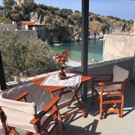 Mani s Secret Cove Suite Next To The Sea โรงแรมในKhalíkia