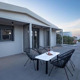 Theros Residence, hotel in Stavros