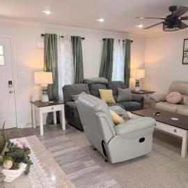School Village Walk-in shower and jetted tub, ξενοδοχείο σε Elizabethtown