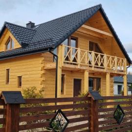 Drewniany Domek z Altaną, готель у місті Хенціни