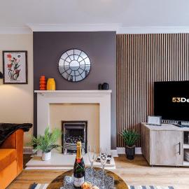 Spacious & Modern 4 Bed in Northwich with FREE Parking by 53 Degrees Property: Northwich şehrinde bir otel