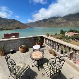 lake view, comfortable artistic design, hotel in Ouirgane