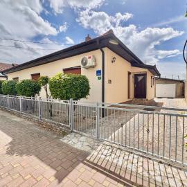 GOLD Apartman - Kuća za odmor, hotel in Sanski most