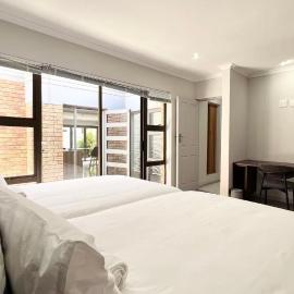 Cape One Guest House, hotel in Welgelegen