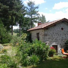 Maison au fond du jardin