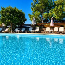 PETRINO Hotel, ξενοδοχείο στη Μήθυμνα