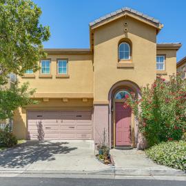 Walk to Parks & Dining: San Jose Family Home!
