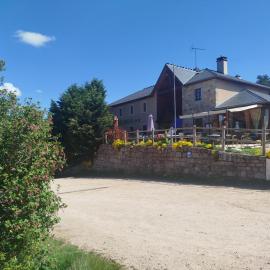 Hôtel Restaurant Le Regimbal, готель у місті Javols
