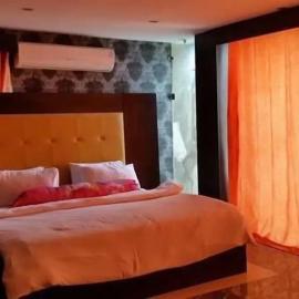 Paris Suites, hotel en Festac Town