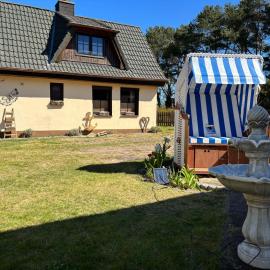 Achterhus Usedom Baltic Sea idyll in the house on the water, Hotel in Zempin